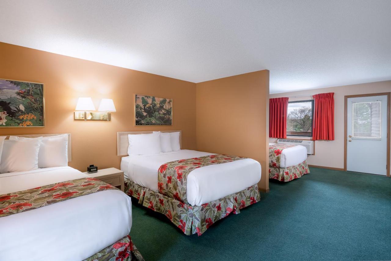 Aloha Beach Resort Уисконсин Делс Екстериор снимка