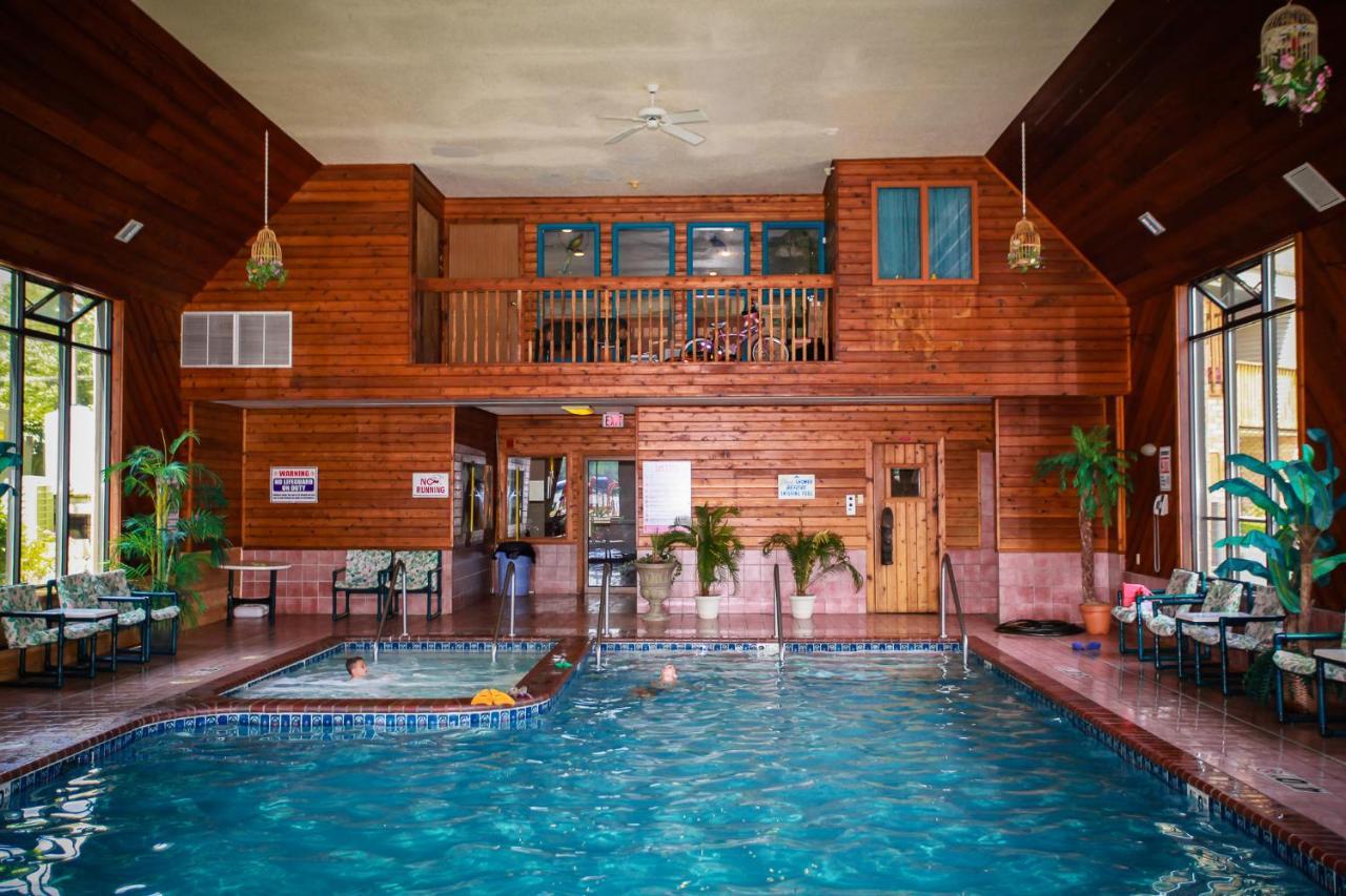 Aloha Beach Resort Уисконсин Делс Екстериор снимка